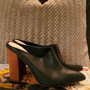 Design Lab black leather Hills